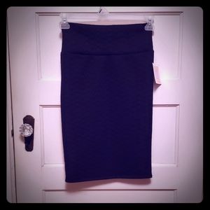 NWT Lularoe Cassie Black Quilted Skirt